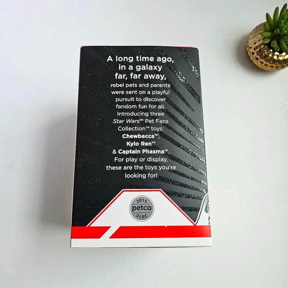 Star Wars Collectible Dog Toy, Kylo Ren Plush NEW In Box 8" Petco 2015 - Picture 9 of 9